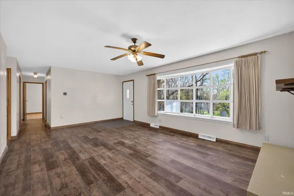 $324,999 | 633 South Washington Street, Bloomfield, IN 47424