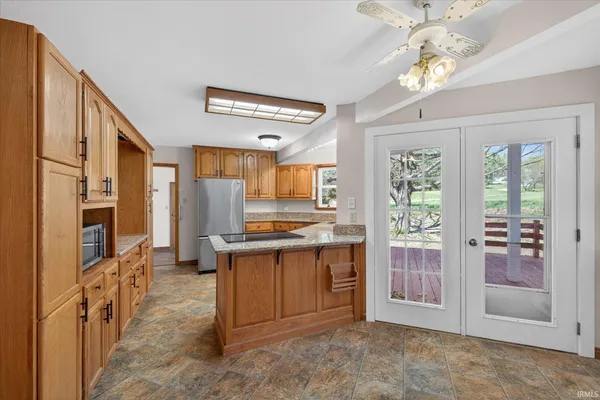 $324,999 | 633 South Washington Street, Bloomfield, IN 47424
