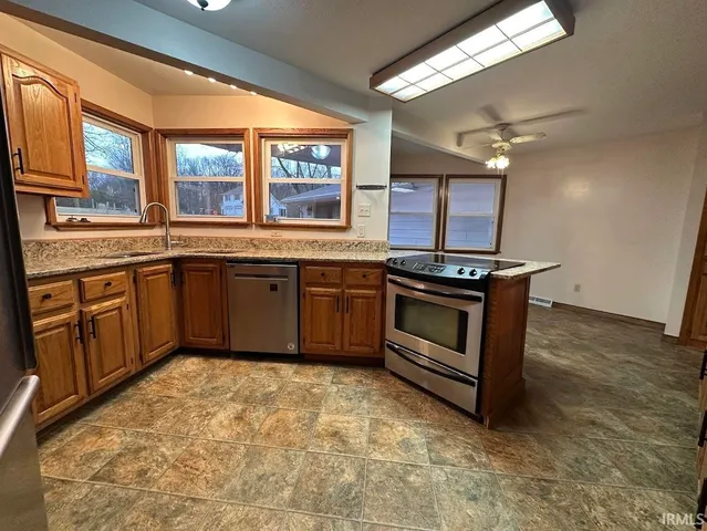 $346,900 | 633 South Washington Street, Bloomfield, IN 47424