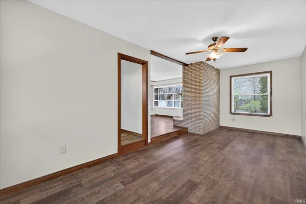 $324,999 | 633 South Washington Street, Bloomfield, IN 47424
