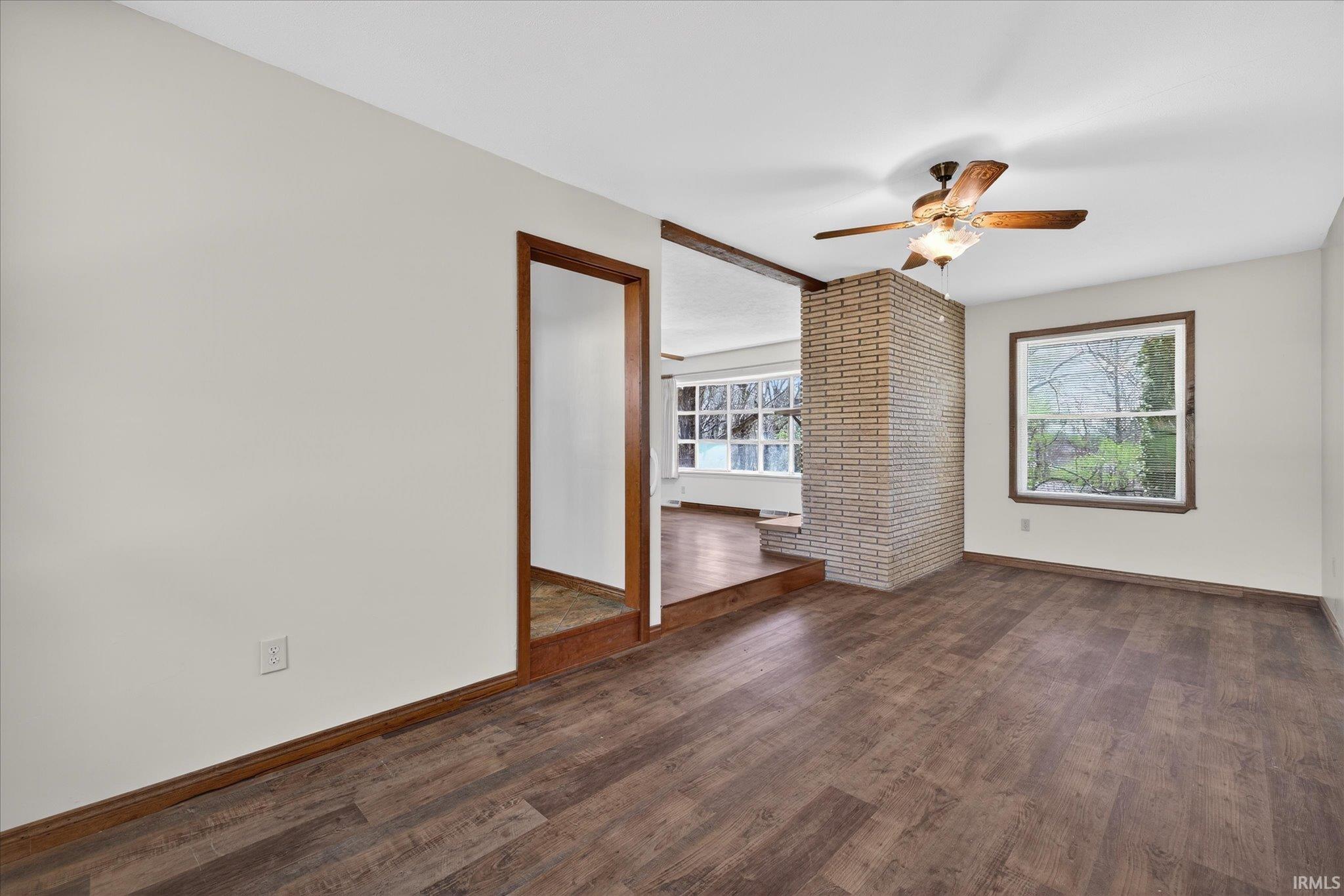 633 South Washington Street Bloomfield, IN 47424 - Photo 9 of 36