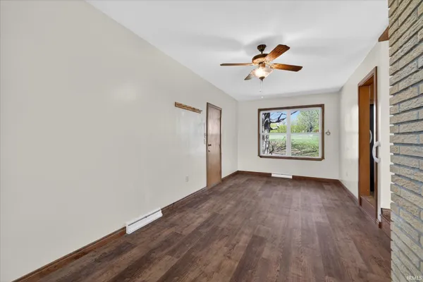 $324,999 | 633 South Washington Street, Bloomfield, IN 47424