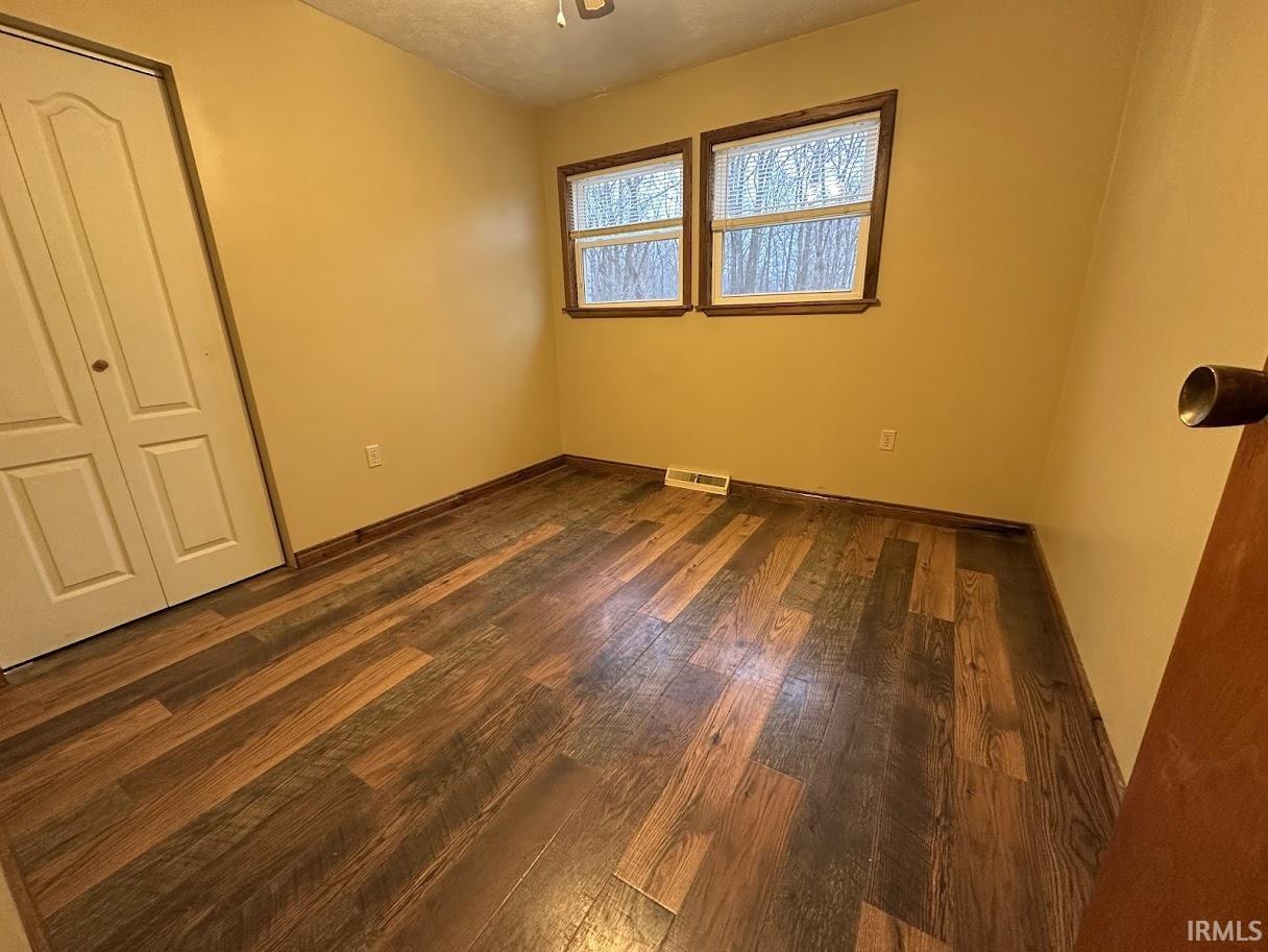 633 South Washington Street Bloomfield, IN 47424 - Photo 10 of 21