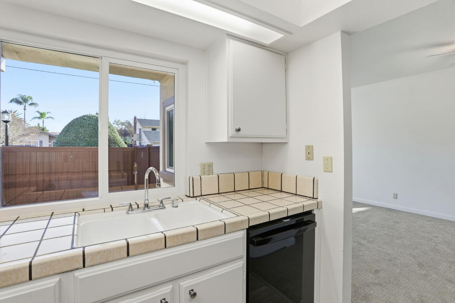 152 Hackamore Lane Fremont, CA 94539 - Photo 10 of 32 a room with a bed and a mirror