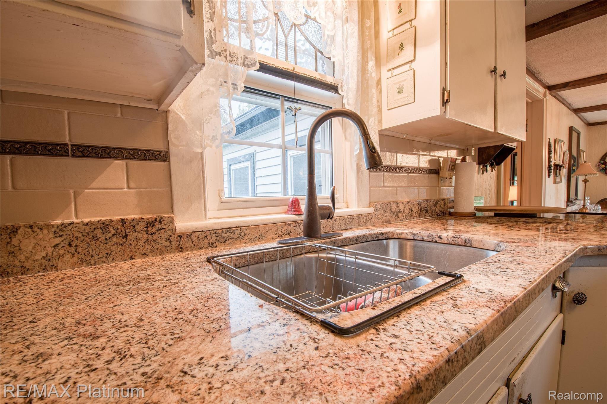 11160 Linden Road Linden, MI 48451 - Photo 7 of 43 11160 Linden Rd HDR17.jpg