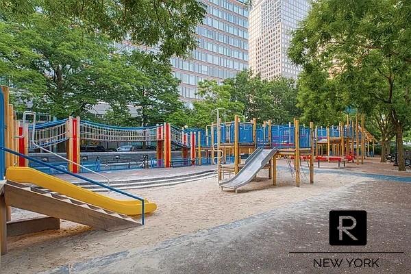 212 Warren Street, Unit 9R Manhattan, NY 10282 - Photo 17 of 21