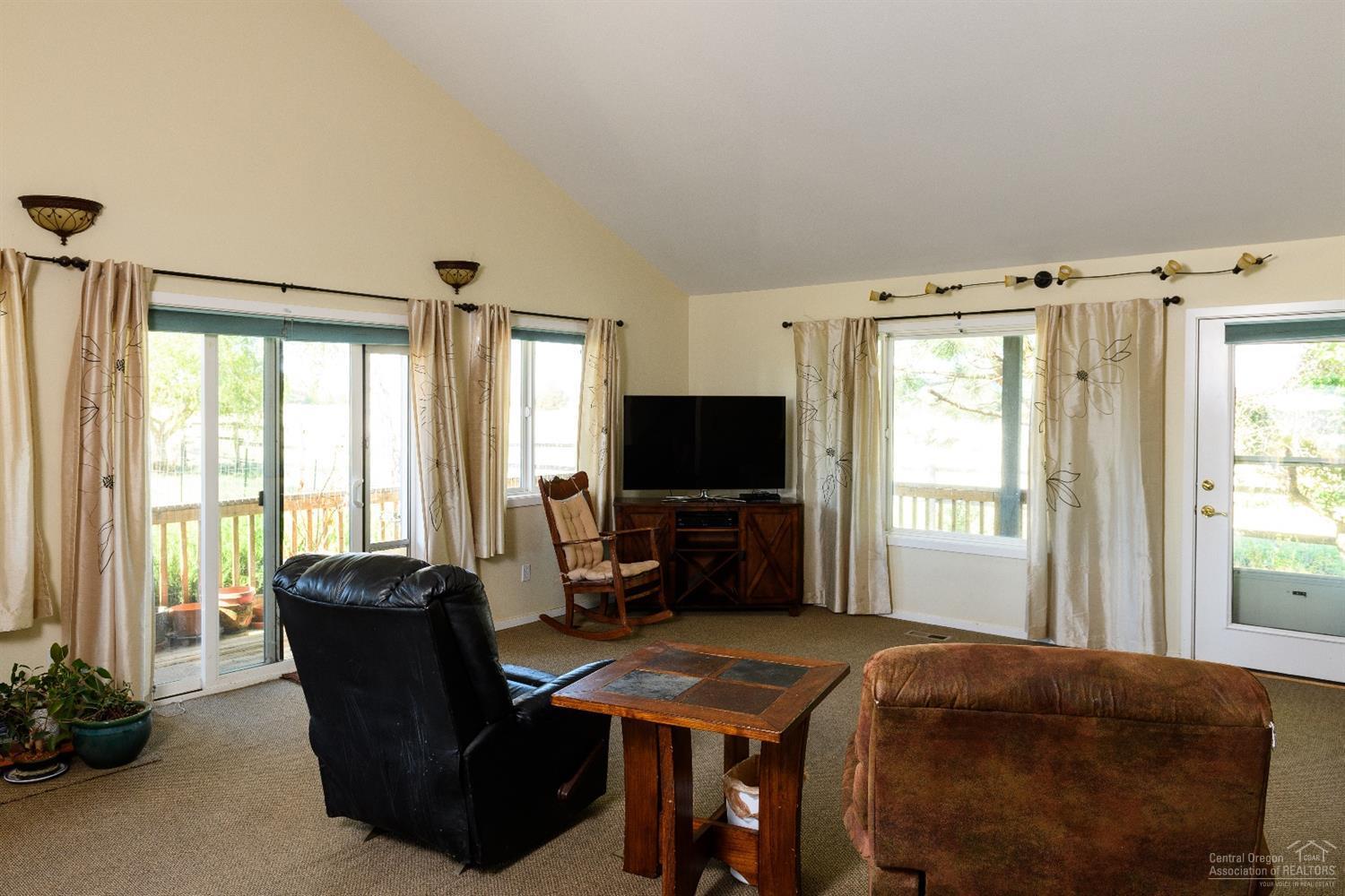 20250 Marsh Road Bend, OR 97703 - Photo 16 of 24 Additional Photo