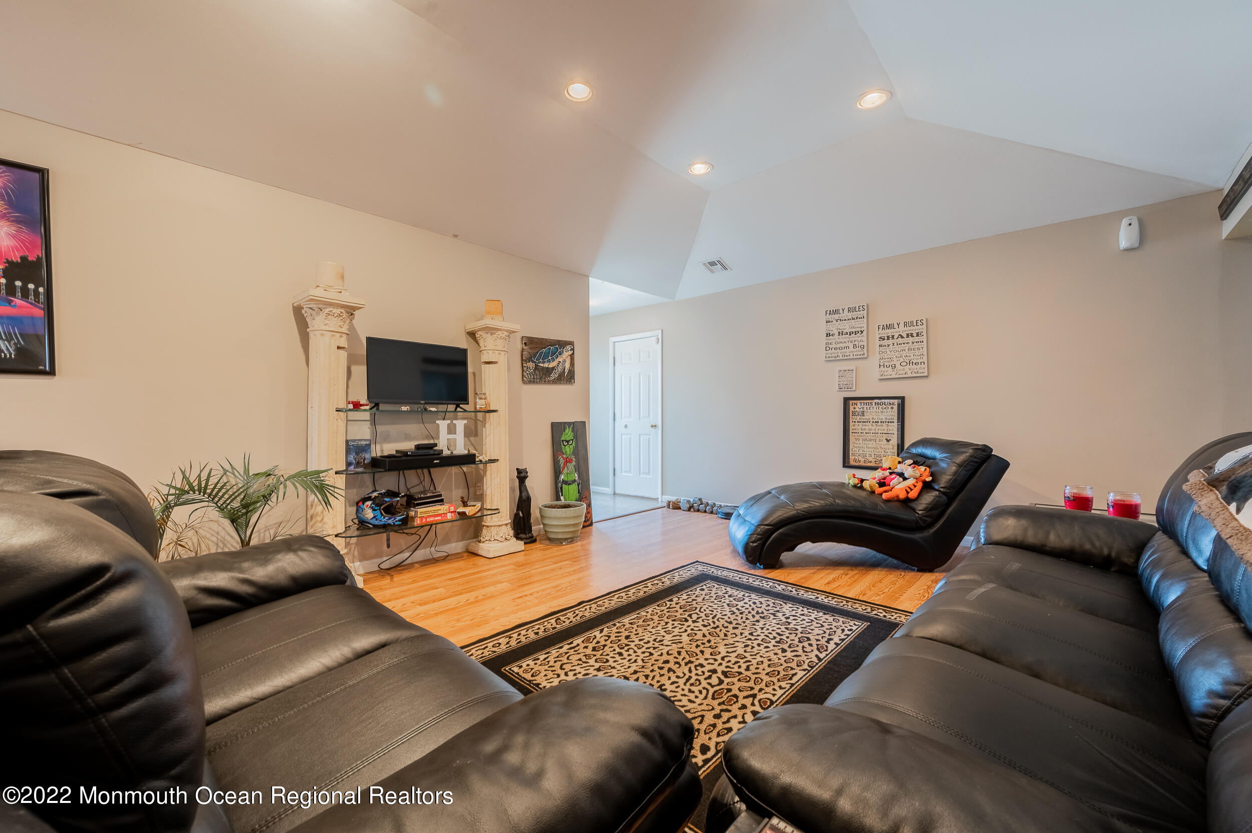 107 Whippany Road Barnegat, NJ 08005 - Photo 14 of 27 Living 4