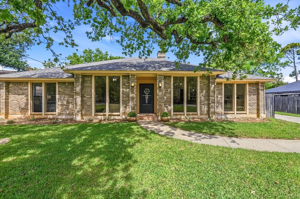 517 East Beady Road Arlington, TX 76006 - Photo 2 of 40