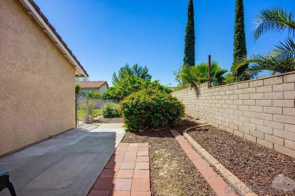 2304 North Apple Avenue Rialto, CA 92377 - Photo 25 of 33