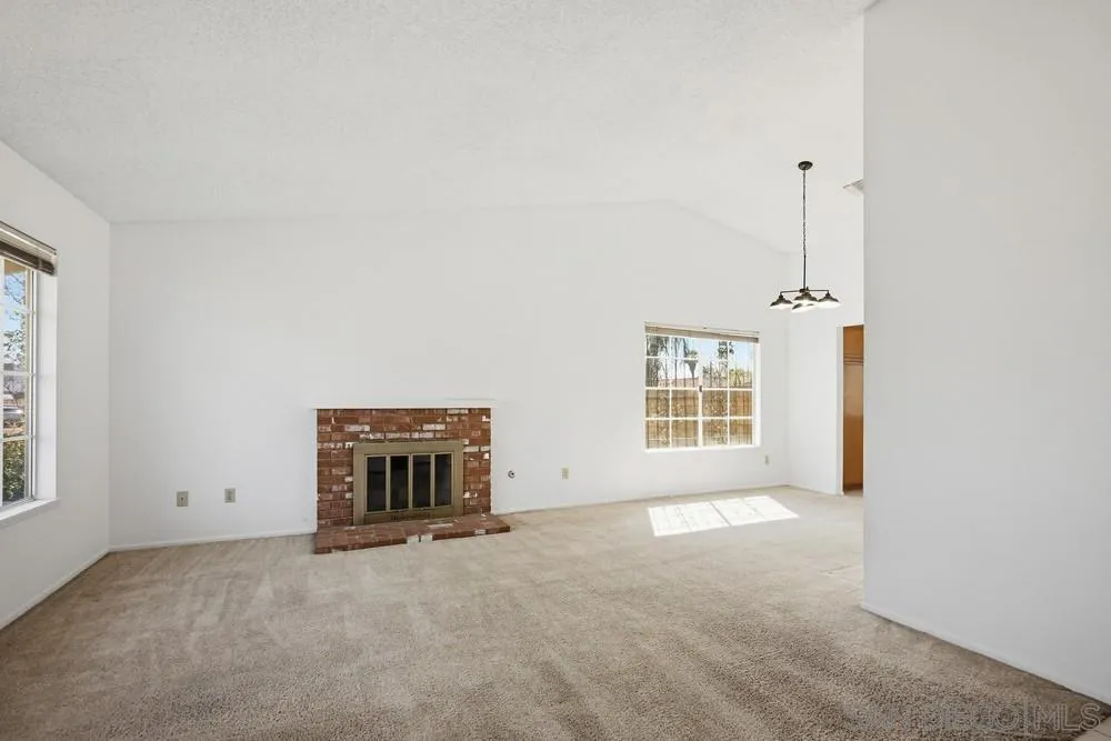 2304 North Apple Avenue Rialto, CA 92377 - Photo 5 of 33