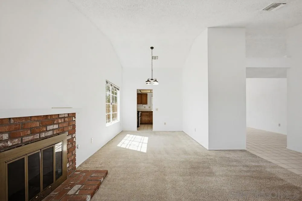 2304 North Apple Avenue Rialto, CA 92377 - Photo 8 of 33