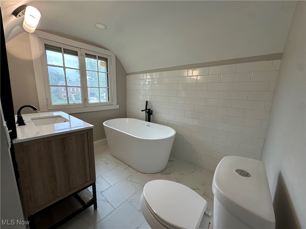 13707 Drexmore Road Cleveland, OH 44120 - Photo 21 of 35 Master Bathroom