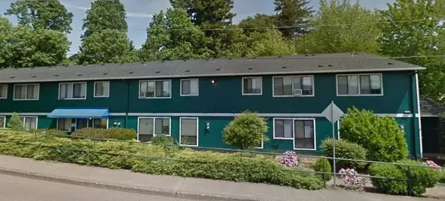$1,010 | 300 Southeast Main Street, Estacada, OR 97023