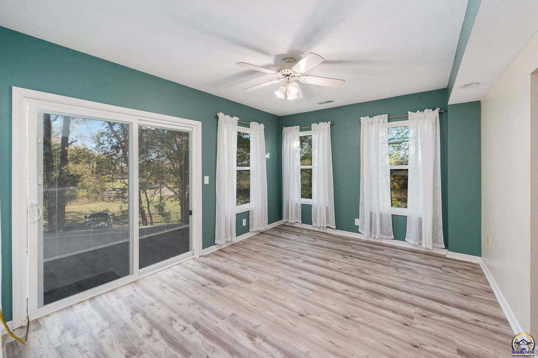 824 Northeast Collier Road Topeka, KS 66617 - Photo 14 of 51