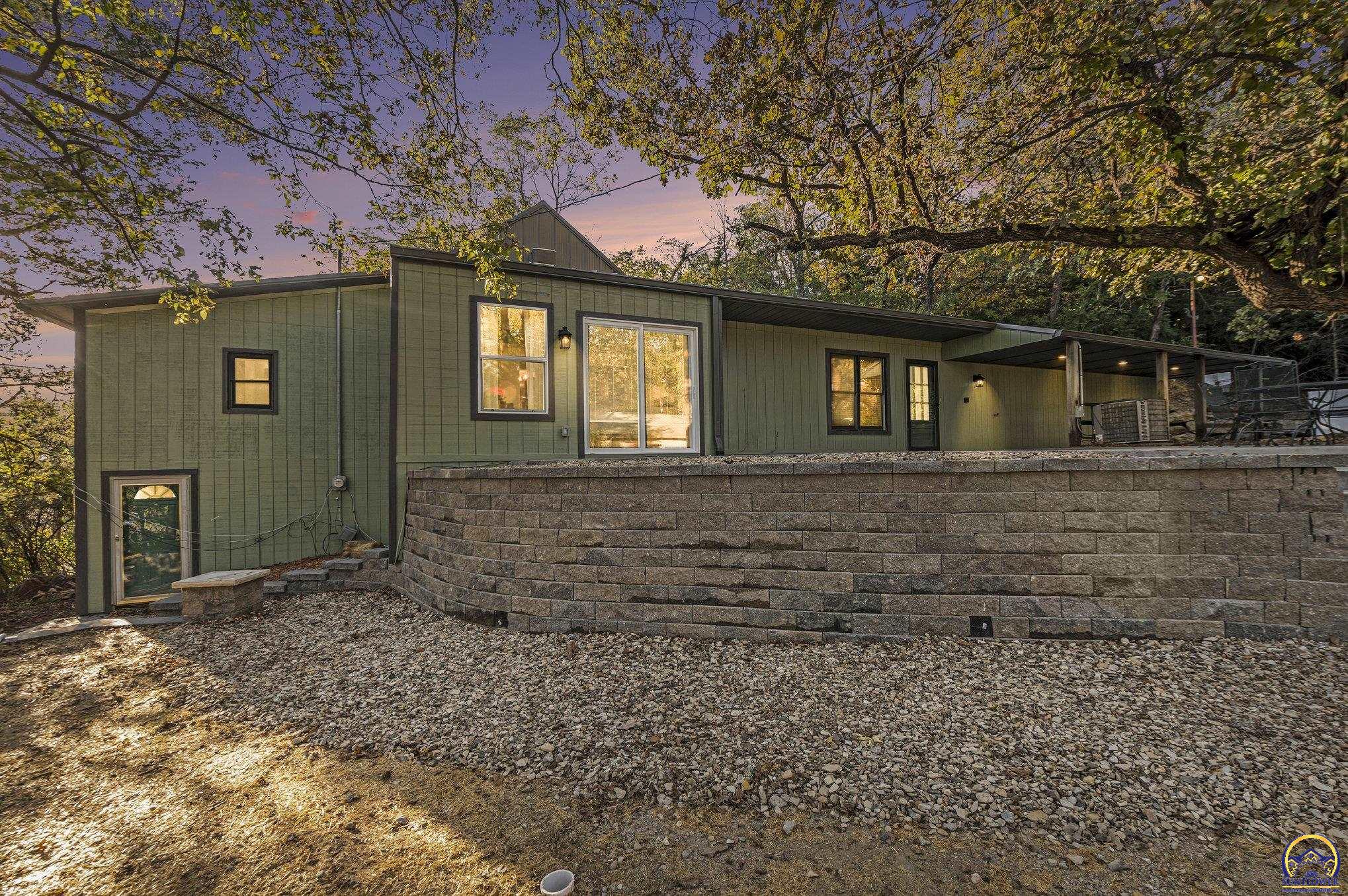 824 Northeast Collier Road Topeka, KS 66617 - Photo 3 of 51