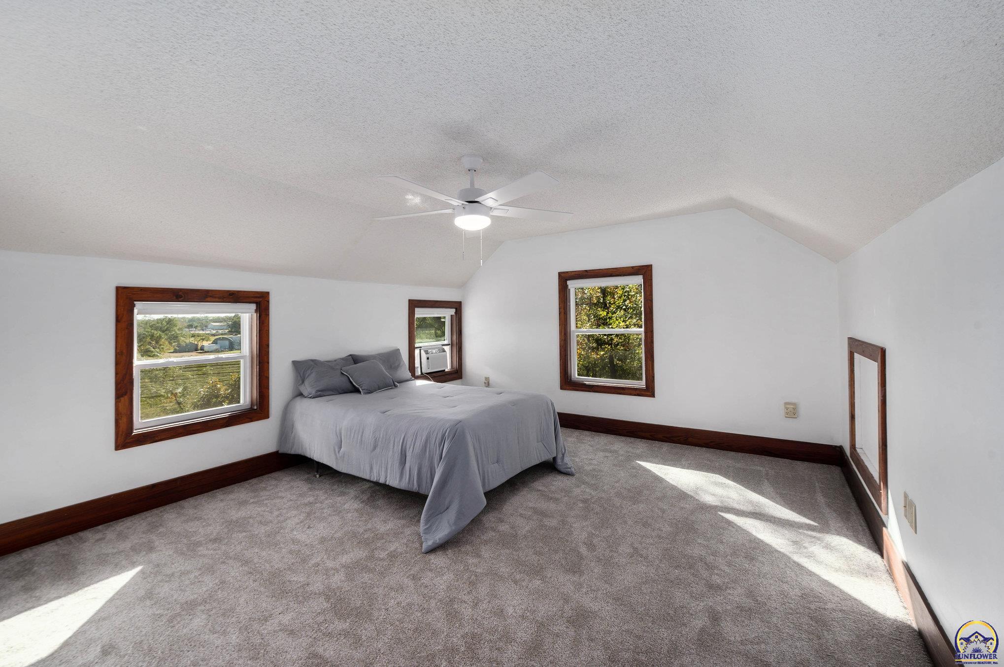 824 Northeast Collier Road Topeka, KS 66617 - Photo 33 of 51