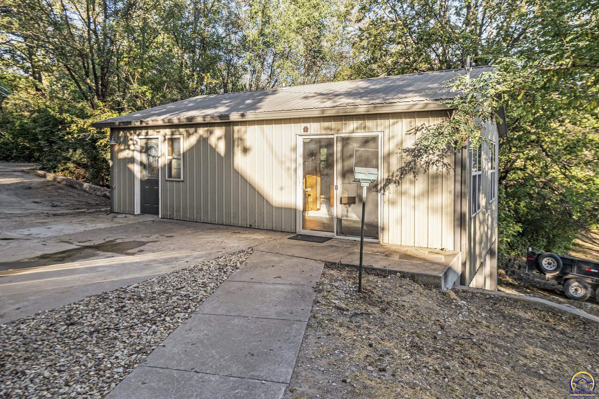 824 Northeast Collier Road Topeka, KS 66617 - Photo 43 of 51