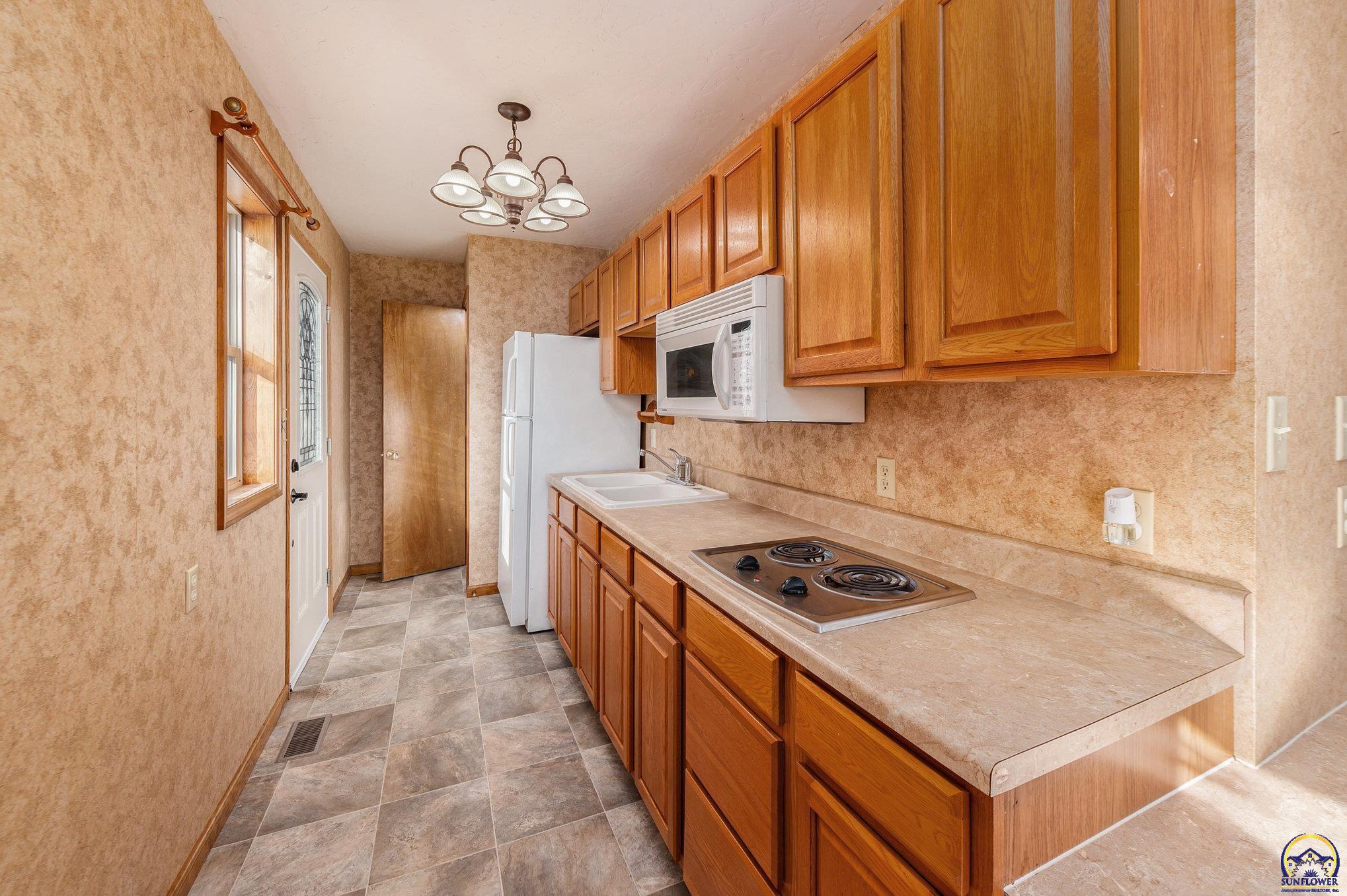 824 Northeast Collier Road Topeka, KS 66617 - Photo 47 of 51