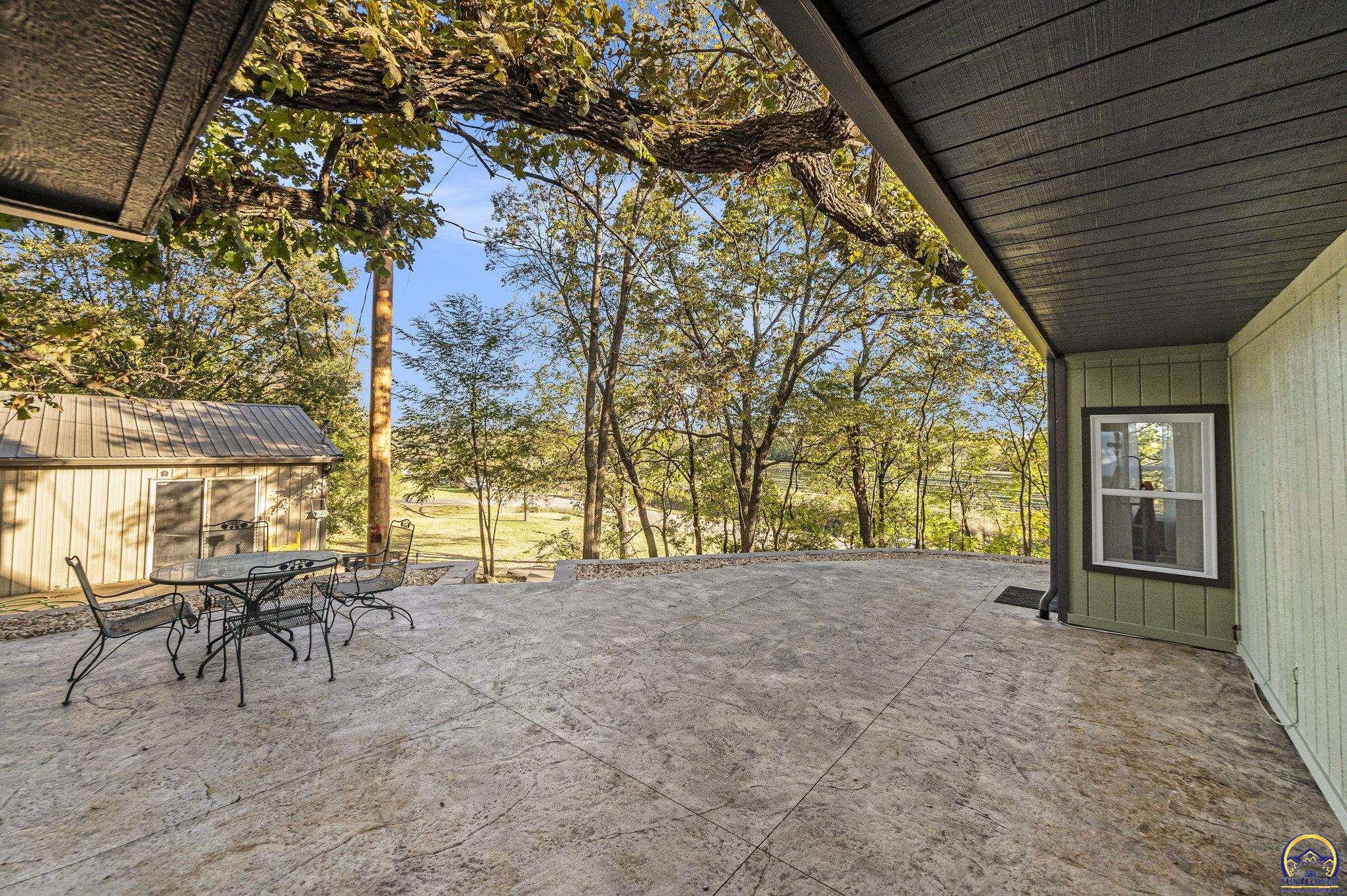 824 Northeast Collier Road Topeka, KS 66617 - Photo 6 of 51