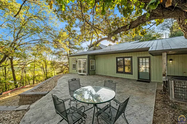 $489,000 | 824 Northeast Collier Road, Topeka, KS 66617