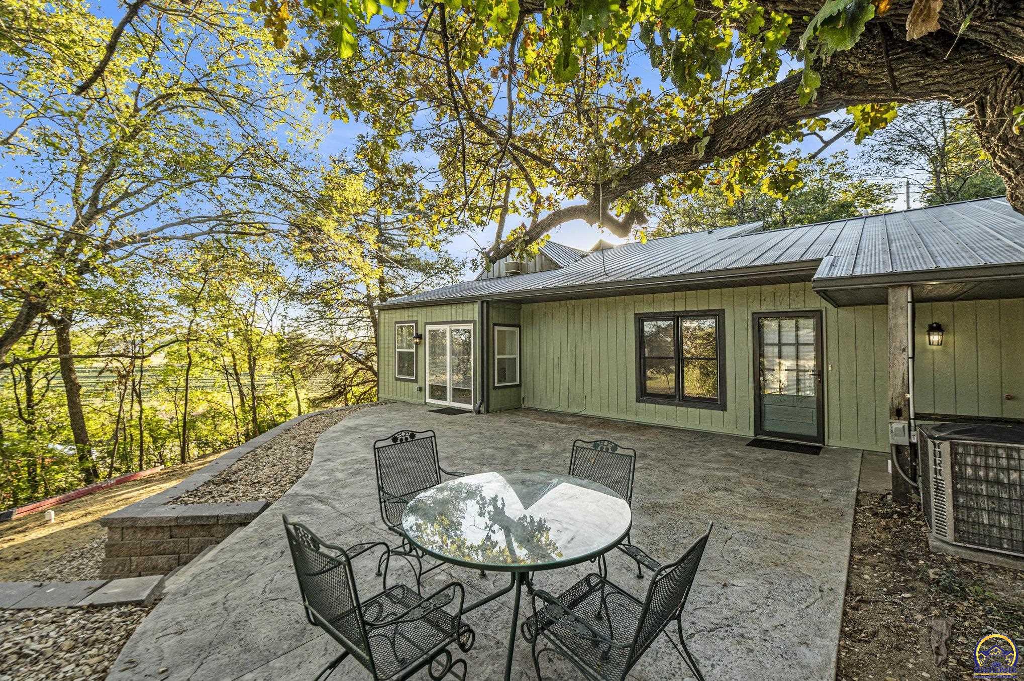 824 Northeast Collier Road Topeka, KS 66617 - Photo 7 of 51