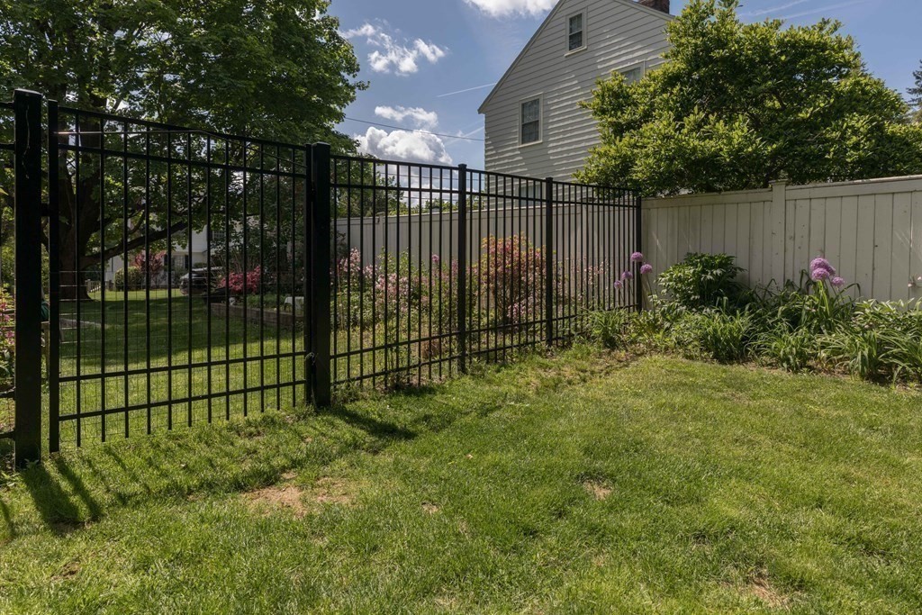 31 Alba Road Wellesley, MA 02481 - Photo 14 of 15