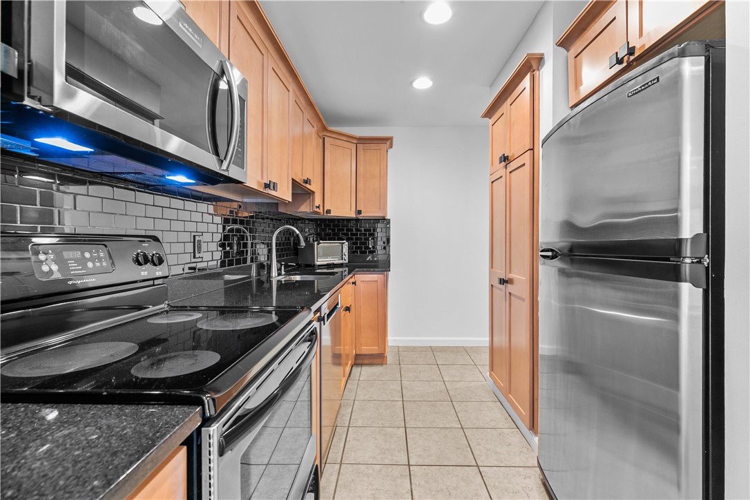 189 Laurel Avenue, Unit 189 Providence, RI 02906 - Photo 15 of 42