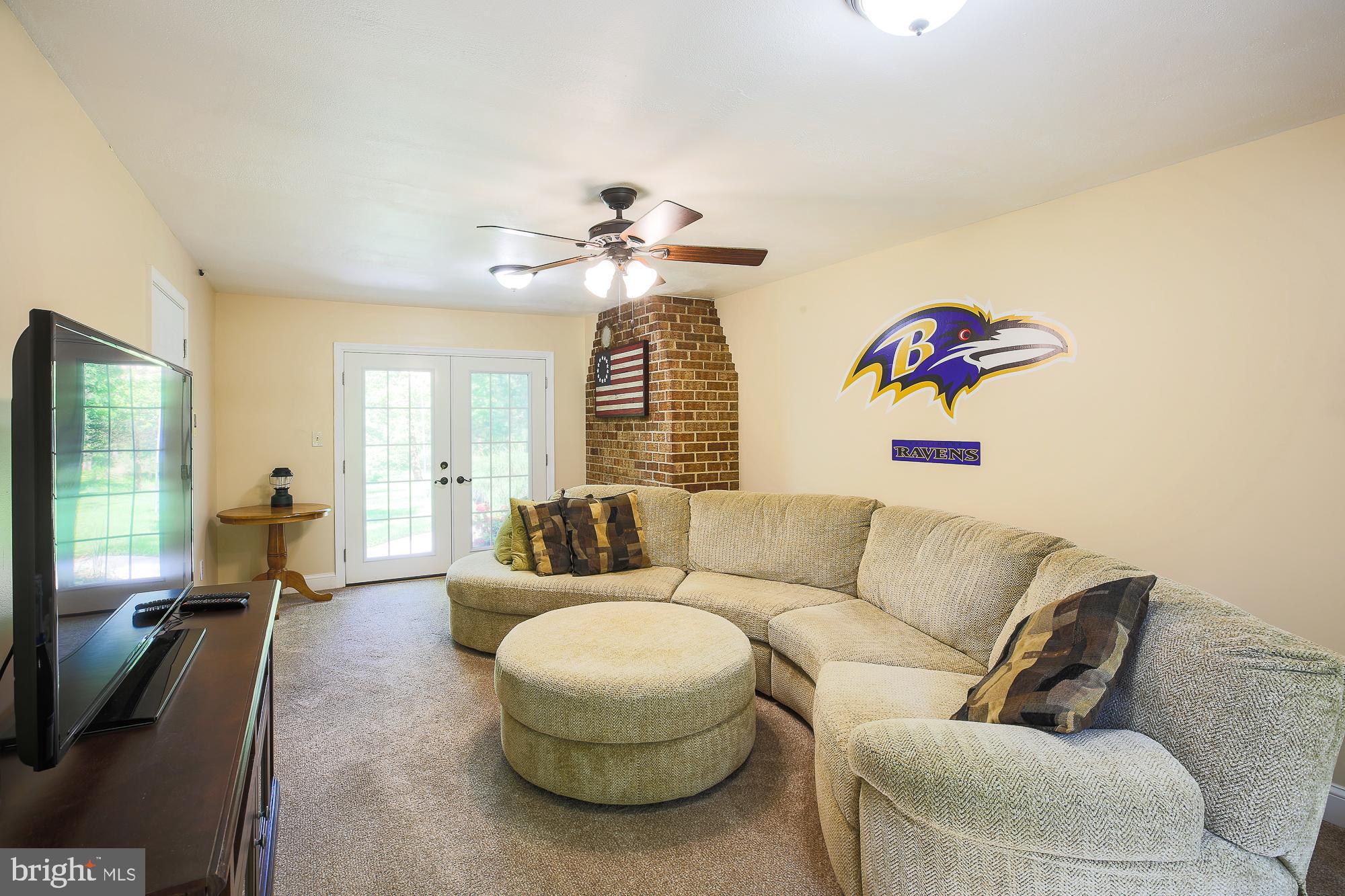 3743 Old Hanover Road Westminster, MD 21158 - Photo 19 of 37 Family Room