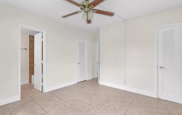 $1,800 | 560 Northeast 46th Street, Unit 6, Boca Raton, FL 33431