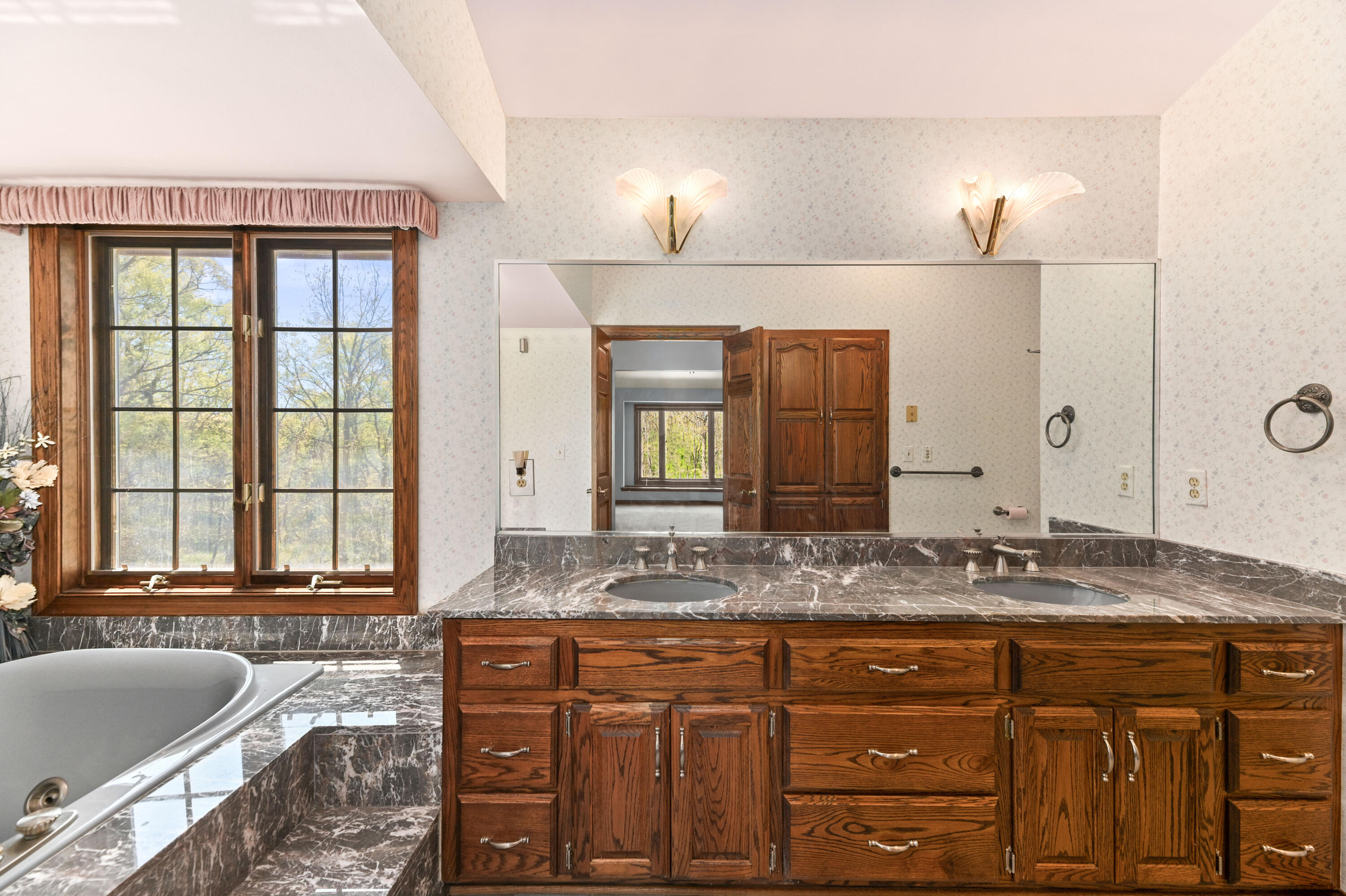 W2329 St Peters Road East Troy, WI 53120 - Photo 23 of 28 Primary Bathroom View 1