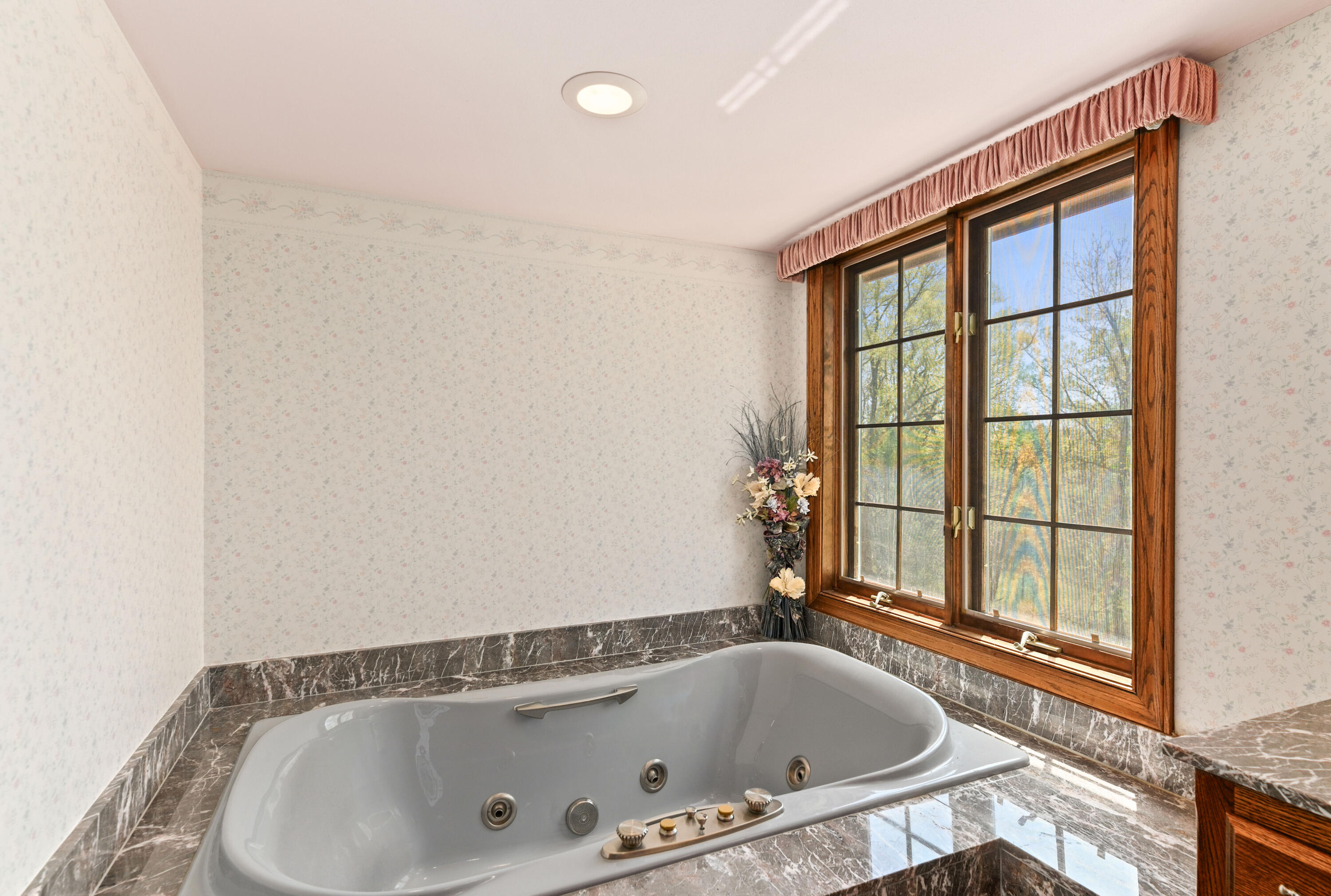 W2329 St Peters Road East Troy, WI 53120 - Photo 25 of 28 Primary Bathroom View 3