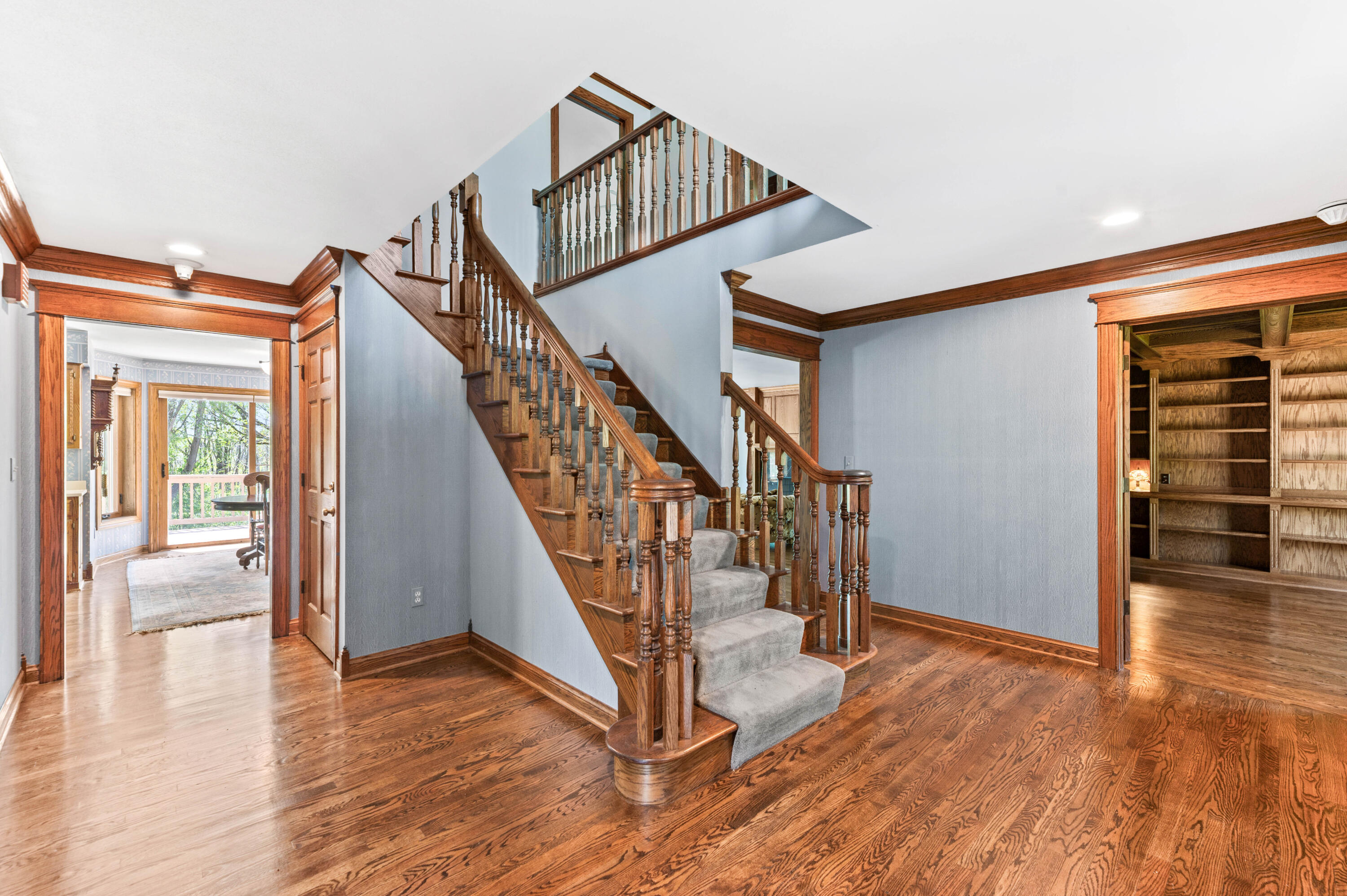 W2329 St Peters Road East Troy, WI 53120 - Photo 10 of 28 Large foyer