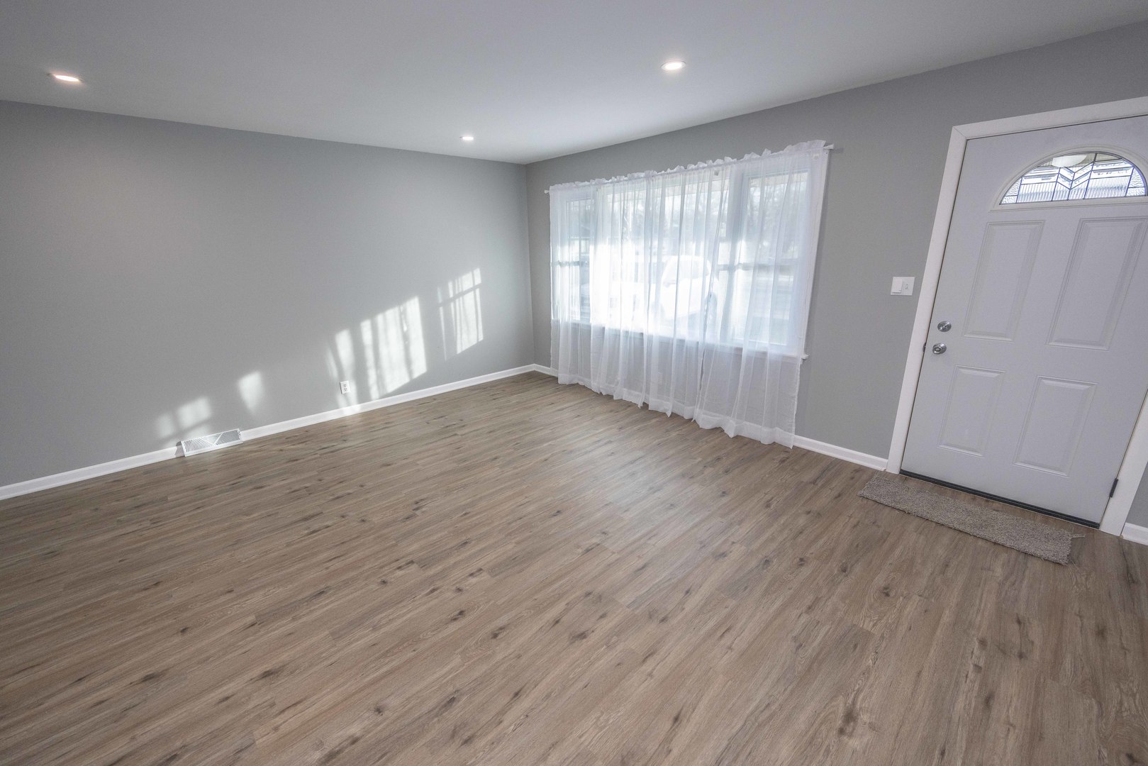 609 Westnedge Road Joliet, IL 60435 - Photo 13 of 29 Gallery Image 13