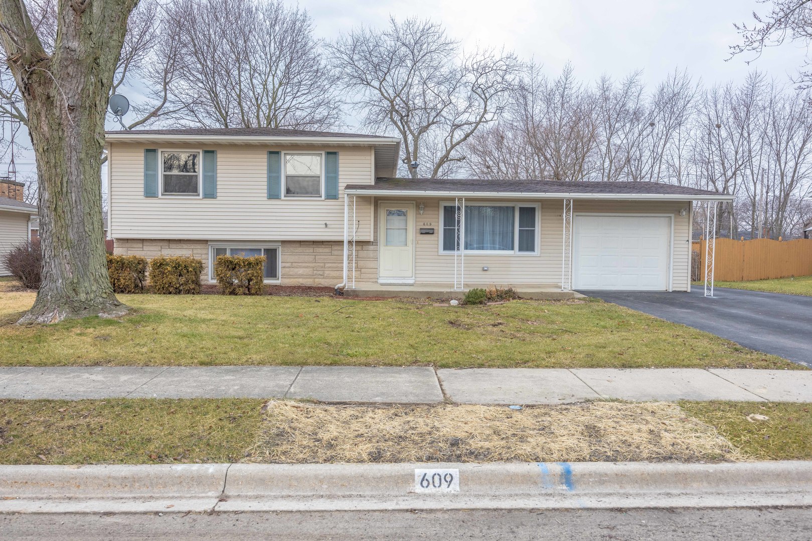 609 Westnedge Road Joliet, IL 60435 - Photo 29 of 29 Gallery Image 29