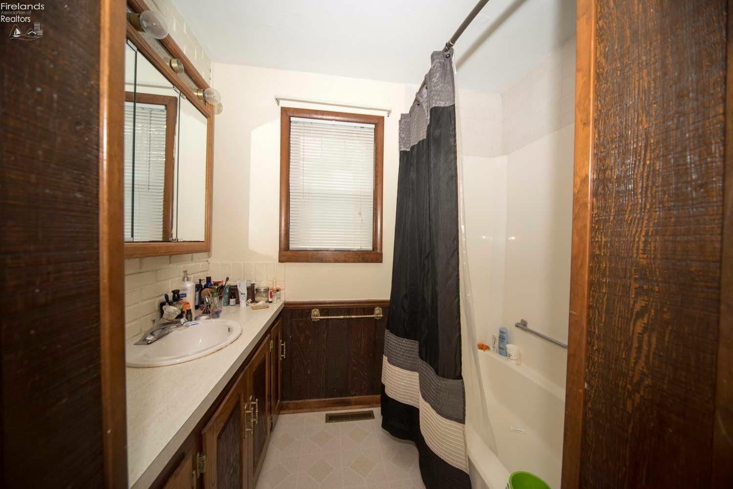 13714 State Rte 2 Oak Harbor, OH 43449 - Photo 10 of 10 Gallery Image 10