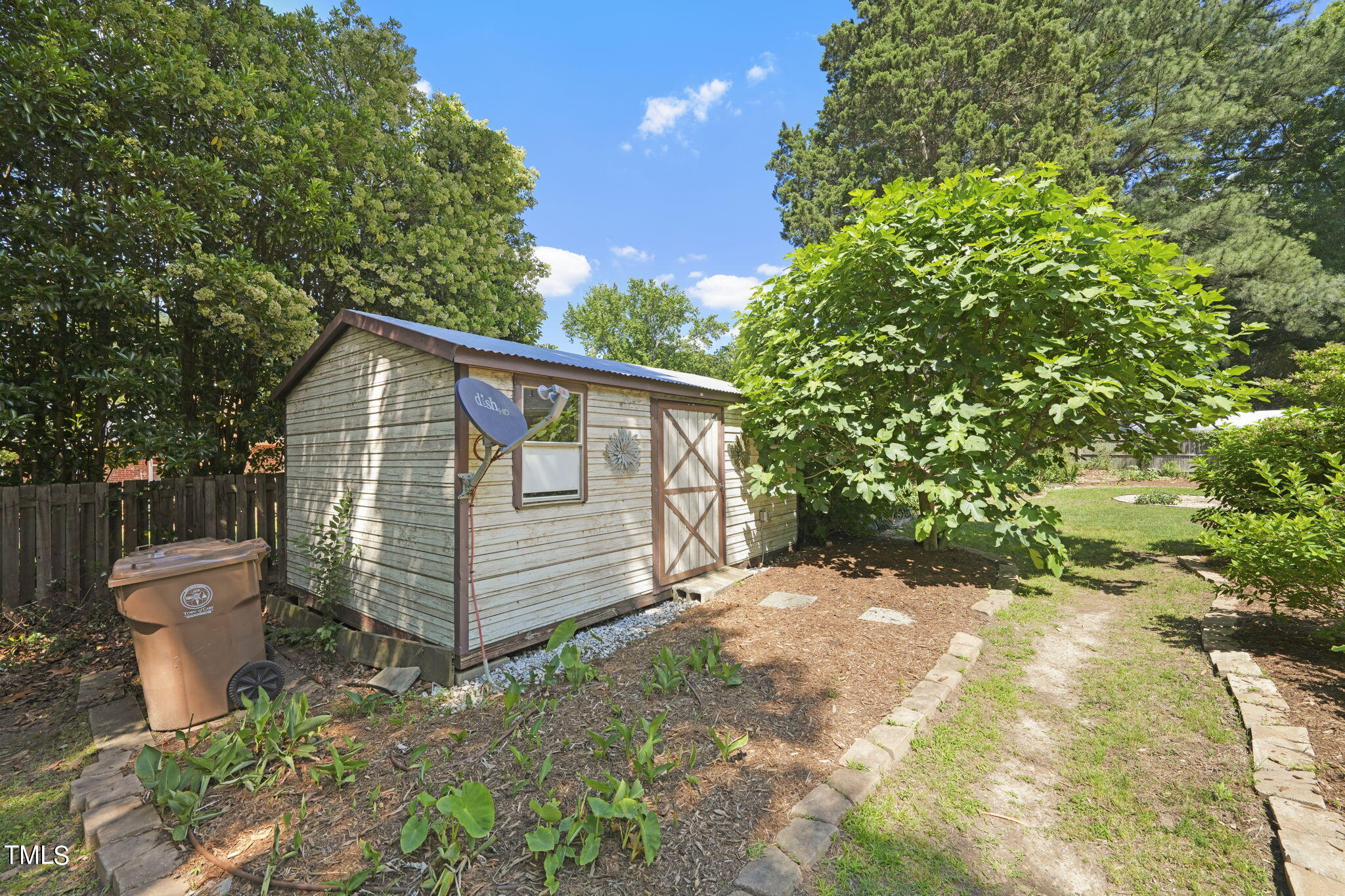 201 Southeast Maynard Road Cary, NC 27511 - Photo 38 of 51 19-web-or-mls-DSC06800