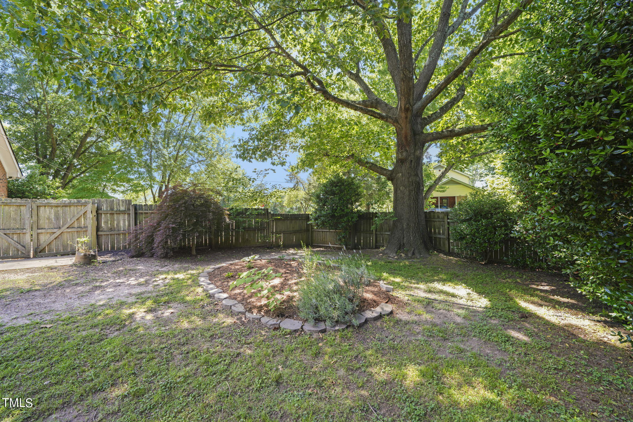 201 Southeast Maynard Road Cary, NC 27511 - Photo 43 of 51 23-web-or-mls-DSC06785
