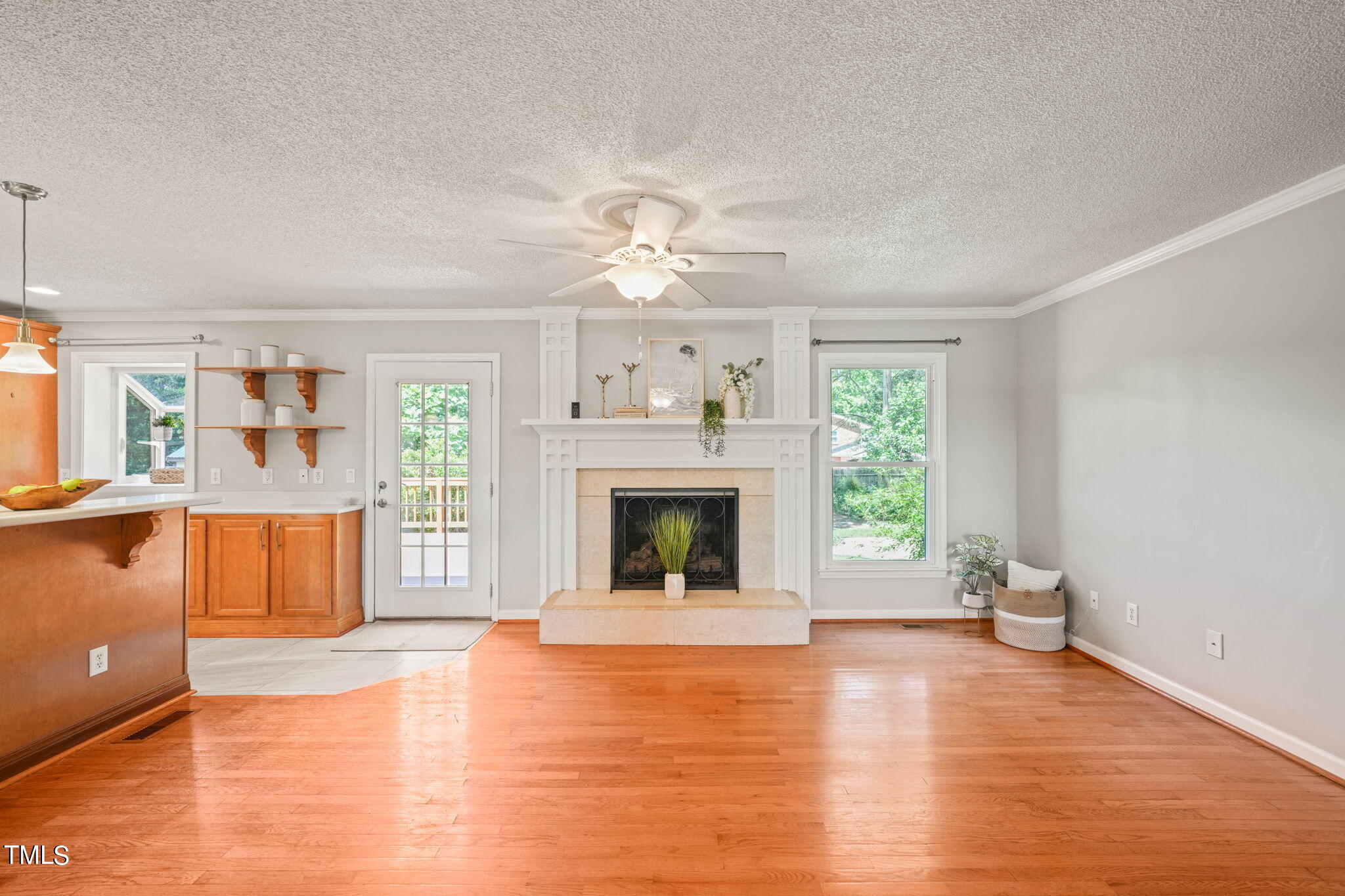 201 Southeast Maynard Road Cary, NC 27511 - Photo 8 of 51 45-web-or-mls-DSC06675