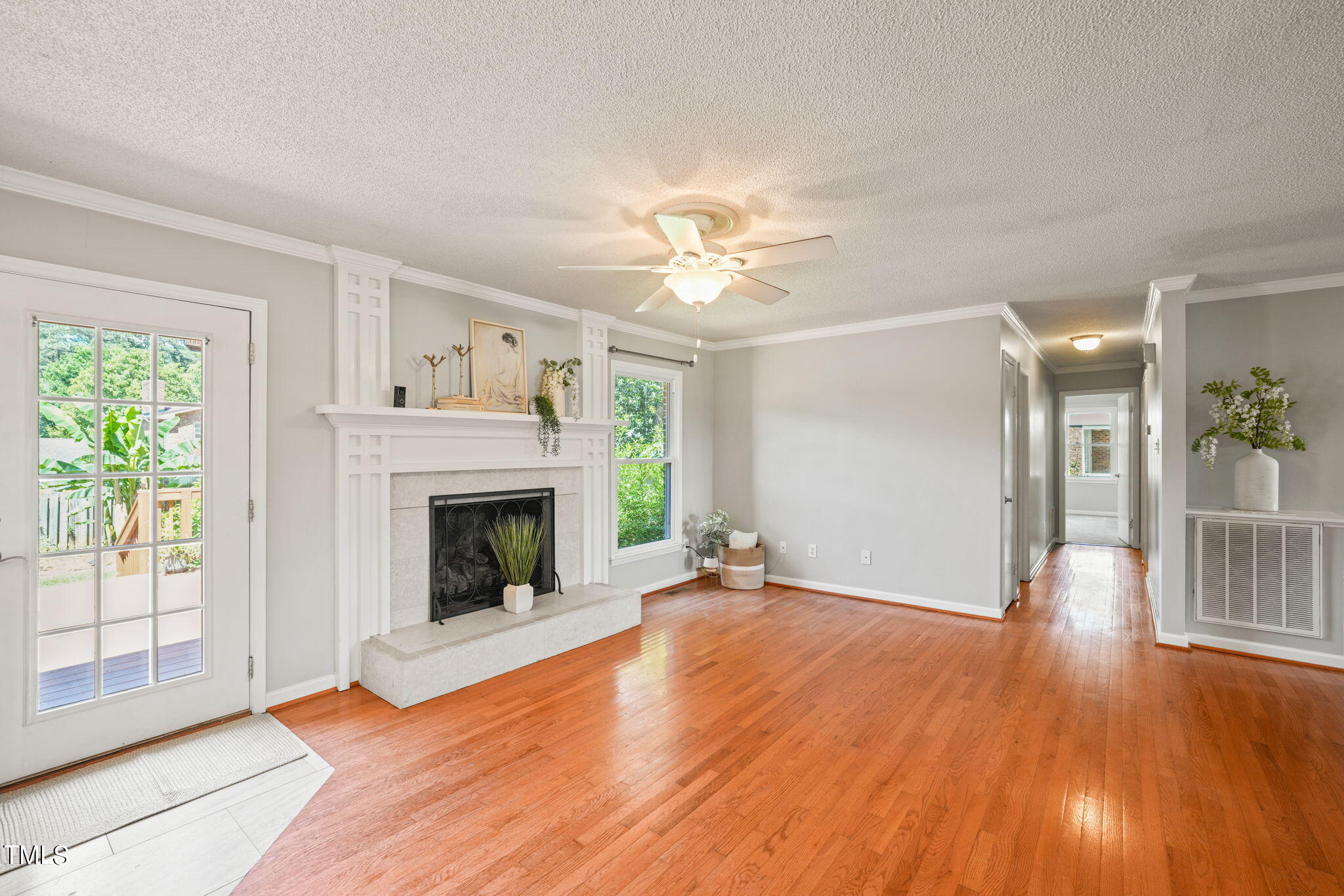 201 Southeast Maynard Road Cary, NC 27511 - Photo 9 of 51 46-web-or-mls-DSC06680