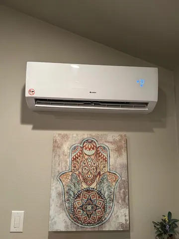 a close view of door