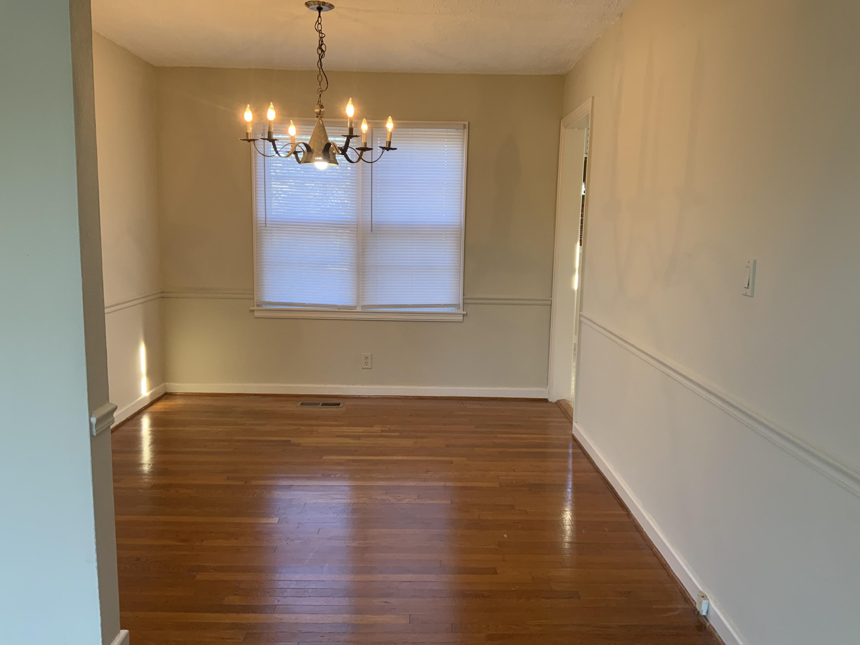 1618 South Rugby Place Chattanooga, TN 37412 - Photo 3 of 19 ECA8B32C-5D27-4DBD-B6FC-D053703B9ABE