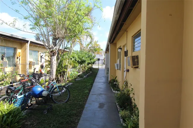 $1,450 | 301 Sharar Avenue, Unit 4, Opa-Locka, FL 33054