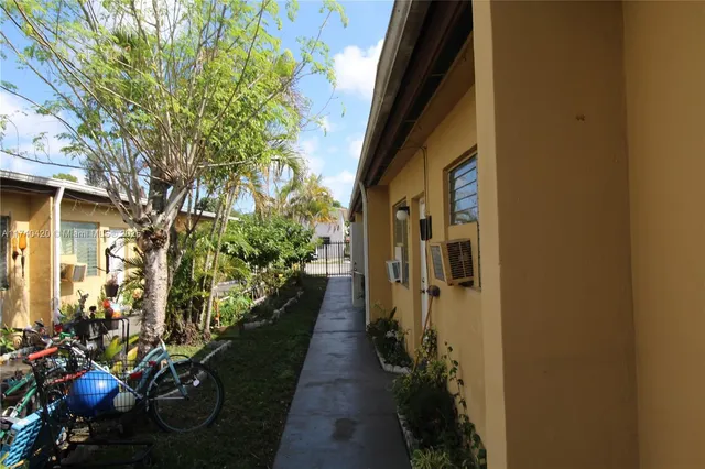 $1,450 | 301 Sharar Avenue, Unit 4, Opa-Locka, FL 33054