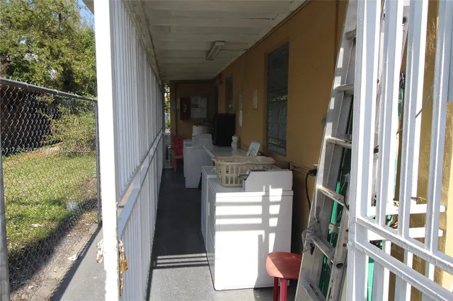 $1,450 | 301 Sharar Avenue, Unit 4, Opa-Locka, FL 33054