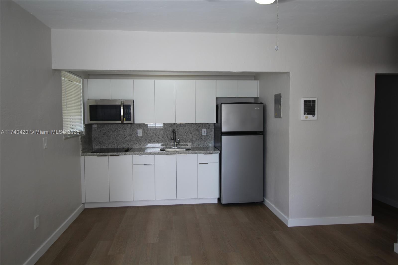 301 Sharar Avenue, Unit 4 Opa-Locka, FL 33054 - Photo 5 of 22