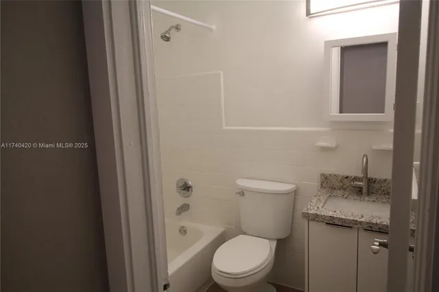 $1,450 | 301 Sharar Avenue, Unit 4, Opa-Locka, FL 33054