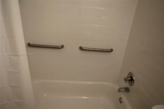 $1,450 | 301 Sharar Avenue, Unit 4, Opa-Locka, FL 33054