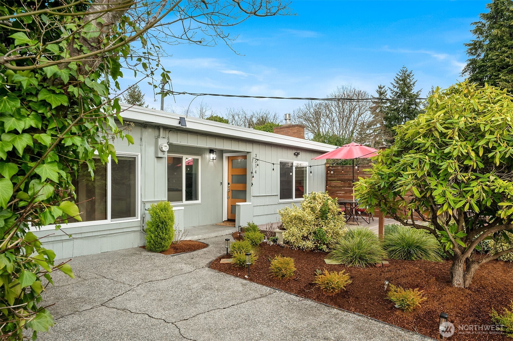 3514 Southwest 112th Street Seattle, WA 98146 - Photo 1 of 25