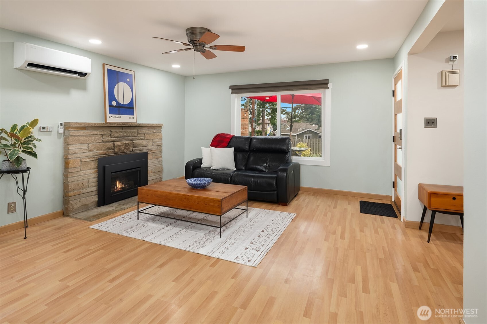 3514 Southwest 112th Street Seattle, WA 98146 - Photo 4 of 25